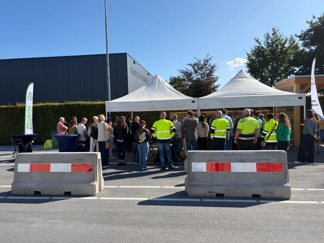 Opening milieustraat Laatbeek opening milieustraat Laarbeek